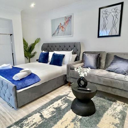 Stylish Cosy Studio Apartment Грейвсенд Екстериор снимка
