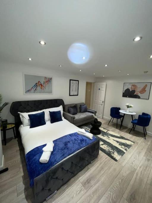 Stylish Cosy Studio Apartment Грейвсенд Екстериор снимка