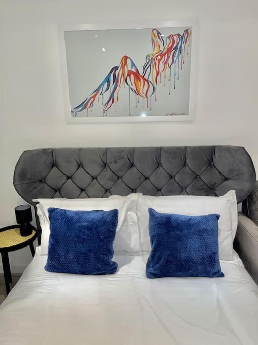 Stylish Cosy Studio Apartment Грейвсенд Екстериор снимка