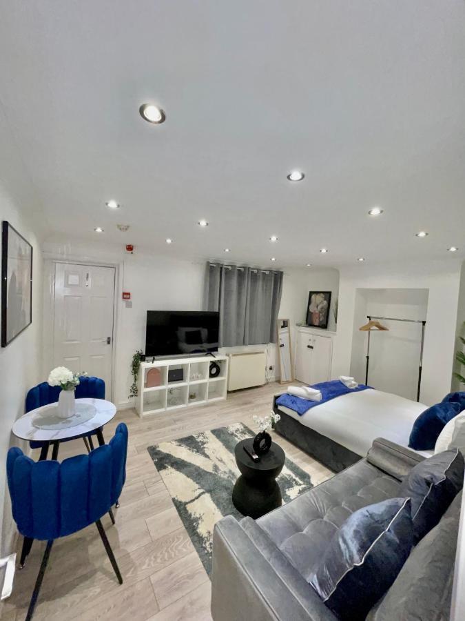 Stylish Cosy Studio Apartment Грейвсенд Екстериор снимка